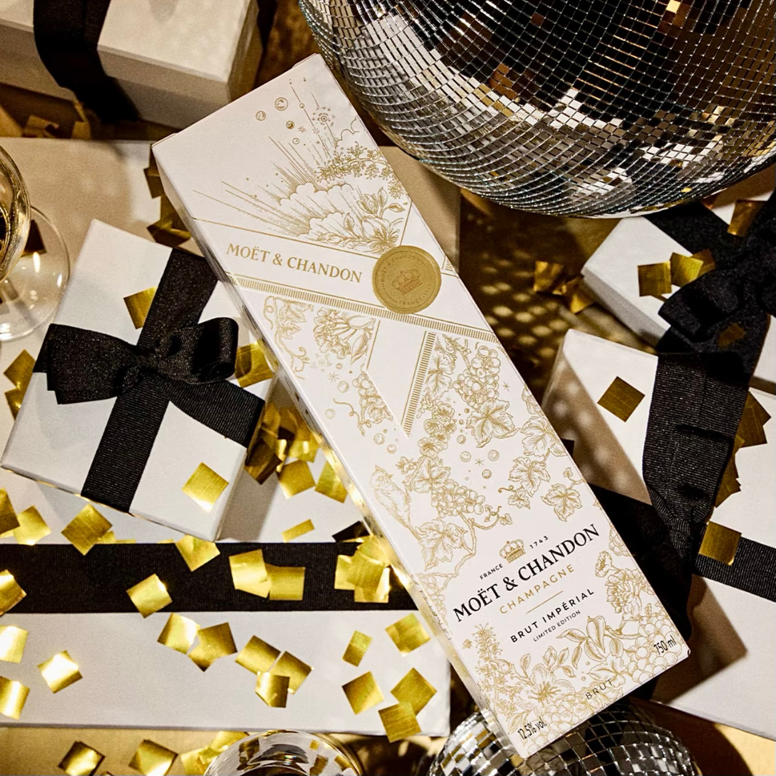 Moët & Chandon end-of-year 2024 edition — radiant sunburst, clouds and rising bubbles in the Natura Nostra register, illustration by Swindler & Swindler.